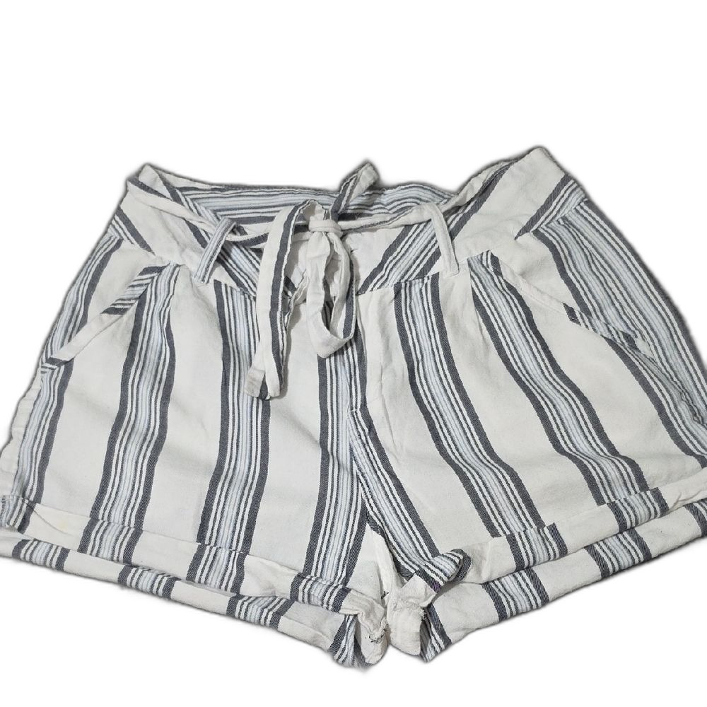 High-Waist White and Navy Striped Tie-Front Women's Shorts